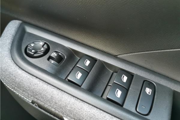 Vauxhall Frontera 83kW Ultimate 54kWh Ext/Rge AU - Ergo Feture Gry, photo 21
