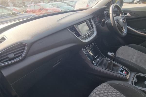 2020 Vauxhall Grandland X 1.2 Turbo GPF SE SUV 5dr Petrol Manual Euro 6 (s/s) (130 ps) - Cloth, photo 15