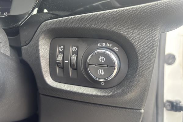 2020 Vauxhall Corsa 1.2 Turbo Elite Nav Hatchback 5dr Petrol Auto Euro 6 (s/s) (100 ps) - Cloth, photo 21