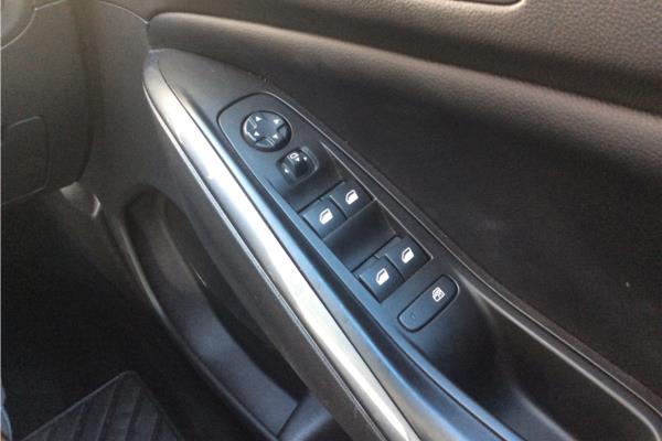 2020 Vauxhall Grandland X 1.6 13.2kWh Elite Nav SUV 5dr Petrol Plug-in Hybrid Auto 4WD Euro 6 (s/s) Hybrid4 (300 ps) - Leather, photo 21