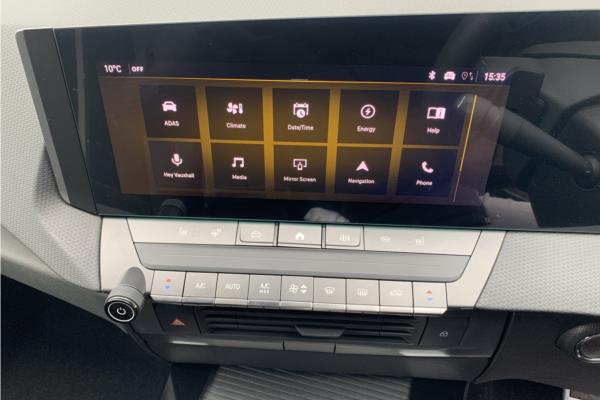 2023 Vauxhall Astra - Black Alcantara, photo 17
