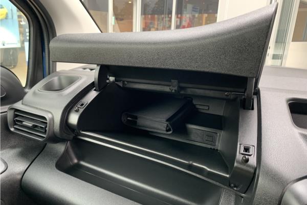 2021 Vauxhall Combo Life 1.2 Turbo SE MPV 5dr Petrol Auto Euro 6 (s/s) (130 ps) - Cloth, photo 25