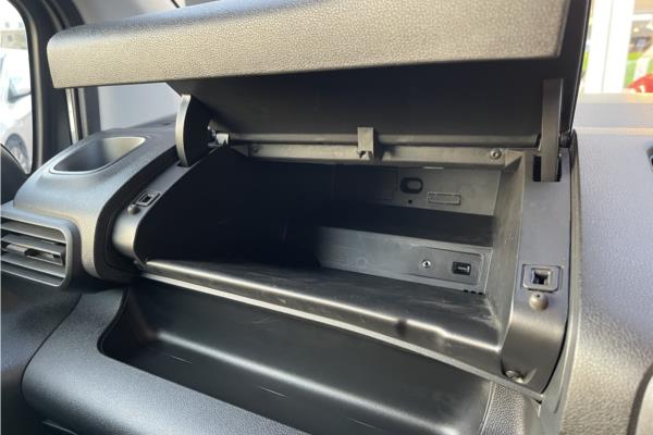 2019 Vauxhall Combo Life 1.5 Turbo D BlueInjection Energy MPV 5dr Diesel Auto Euro 6 (s/s) (130 ps) - Cloth, photo 26