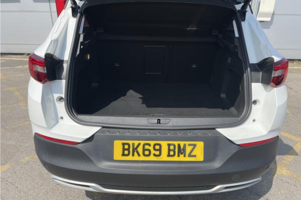 2020 Vauxhall Grandland X 1.6 13.2kWh Ultimate Nav SUV 5dr Petrol Plug-in Hybrid Auto 4WD Euro 6 (s/s) Hybrid4 (300 ps) - Berson Black, photo 14