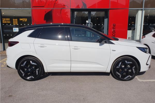 2023 Vauxhall Grandland 1.6 14.2kWh GSe SUV 5dr Petrol Plug-in Hybrid Auto AWD Euro 6 (s/s) (300 ps) - Berson Black, photo 8