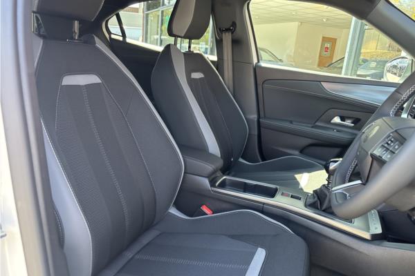 Vauxhall Mokka* HAT 1.2T 136ps Ultimate - Black Renewkn, photo 33