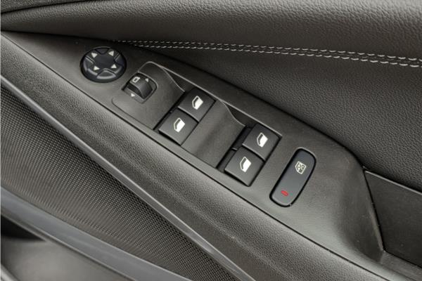 2022 Vauxhall Crossland 1.2 Turbo Elite Edition SUV 5dr Petrol Auto Euro 6 (s/s) (130 ps) - Cloth, photo 22