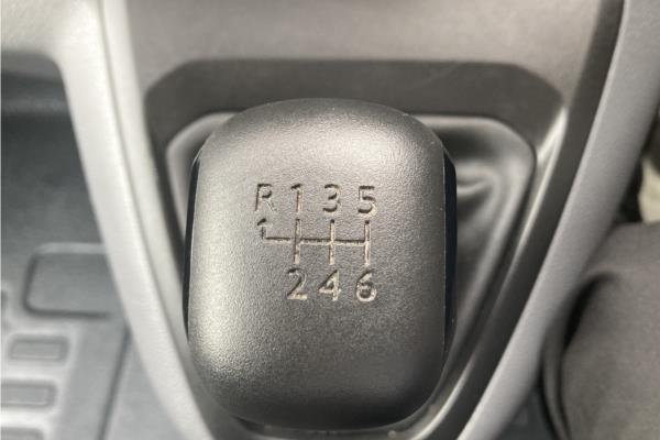 2020 VAUXHALL VIVARO - Cloth, photo 25