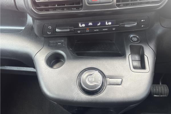2020 Vauxhall Combo Life 1.5 Turbo D Elite XL MPV 5dr Diesel Auto Euro 6 (s/s) (130 ps) - Cloth, photo 32