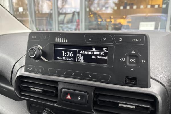 2021 Vauxhall Combo 1.5 Turbo D 2300 Edition Panel Van 4dr Diesel Auto L2 H1 Euro 6 (s/s) (130 ps) - Cloth, photo 16