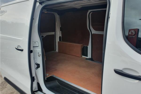 2022 Vauxhall Vivaro - Curtiba Tritone, photo 13