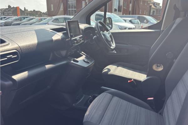 2021 Vauxhall Combo Life 1.2 Turbo SE MPV 5dr Petrol Auto Euro 6 (s/s) (130 ps) - Cloth, photo 15