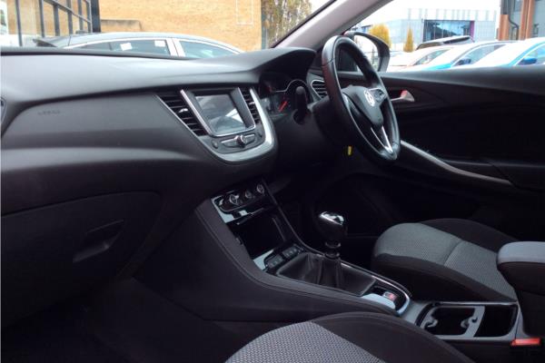 2018 Vauxhall Grandland 1.2T SE 5dr - Cloth, photo 15