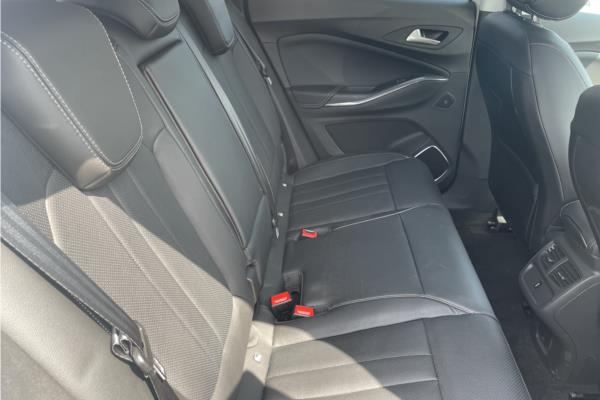 2020 Vauxhall Grandland X 1.6 13.2kWh Ultimate Nav SUV 5dr Petrol Plug-in Hybrid Auto 4WD Euro 6 (s/s) Hybrid4 (300 ps) - Berson Black, photo 13