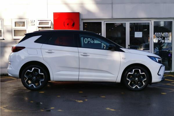 2024 Vauxhall Grandland 1.2 MHEV Ultimate SUV 5dr Petrol Hybrid e-DCT Euro 6 (s/s) (136 ps) - Black Alcantara, photo 9