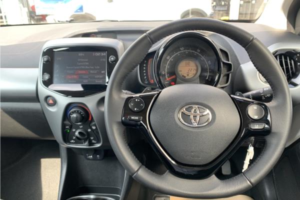 2021 Toyota AYGO 1.0 VVT-i x-play Hatchback 5dr Petrol x-shift (Safety Sense) (71 ps)-sequence-10