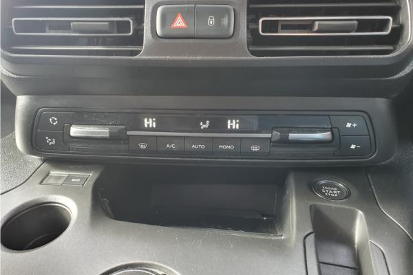 2020 Vauxhall Combo Life 1.5 Turbo D Elite MPV 5dr Diesel Auto Euro 6 (s/s) (7 Seat) (130 ps) - Cloth, photo 16