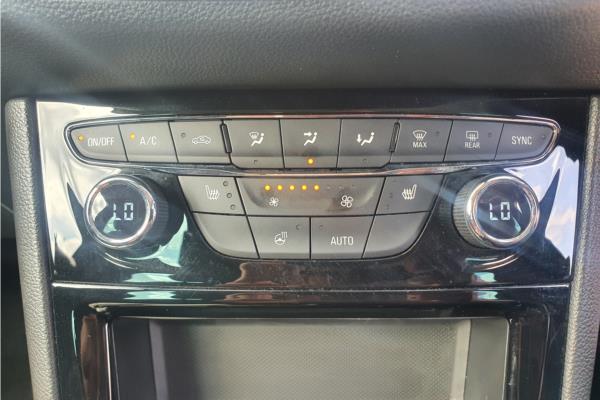 2019 Vauxhall Astra 1.4i Turbo Griffin Hatchback 5dr Petrol Auto (s/s) (150 ps) - Cloth Sienna/Jet Blk, photo 16