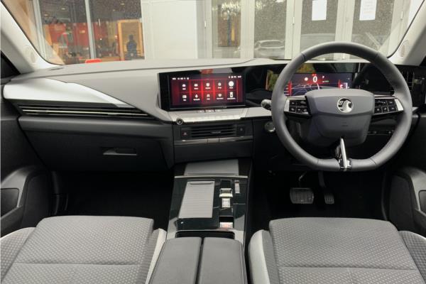 2024 Vauxhall Astra Electric 54kWh Design Hatchback 5dr Electric Auto (156 ps) - Jet Blck Modene, photo 10