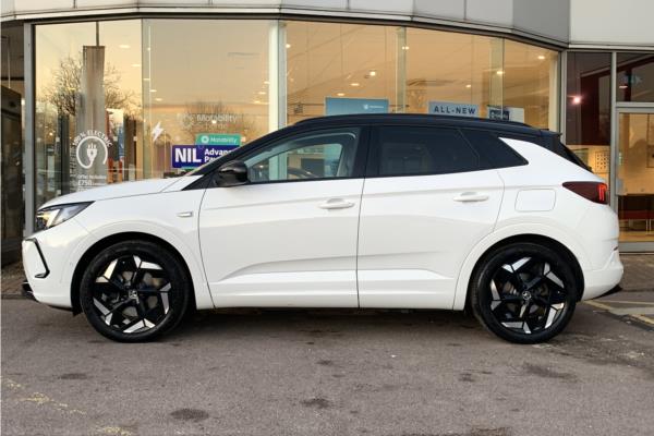 2023 Vauxhall Grandland - Black Alcantara, photo 5