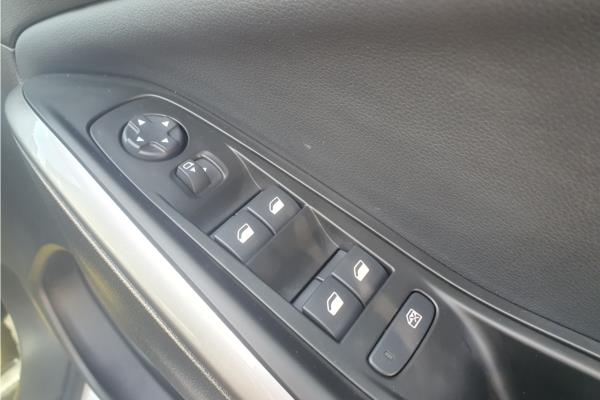 2023 Vauxhall Grandland 1.6 14.2kWh GSe SUV 5dr Petrol Plug-in Hybrid Auto AWD Euro 6 (s/s) (300 ps) - Berson Black, photo 21