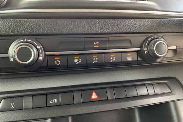 2020 Vauxhall Vivaro 2.0 Turbo D 3100 Elite Panel Van 5dr Diesel Auto L1 Euro 6 (s/s) (180 ps) - Cloth, photo 16