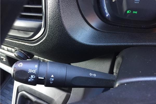 2019 VAUXHALL VIVARO - Cloth, photo 20
