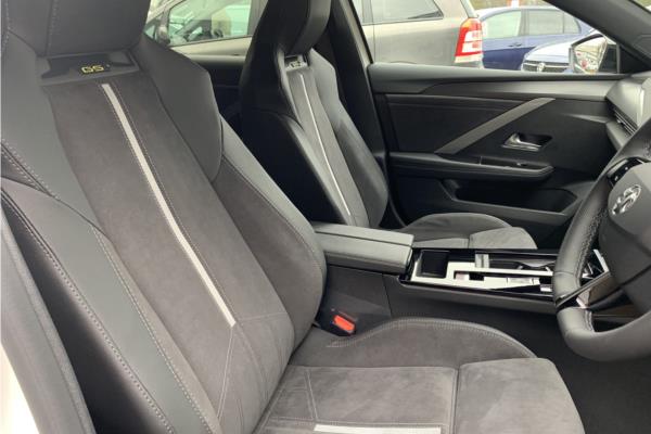 2023 Vauxhall Astra - Black Alcantara, photo 34