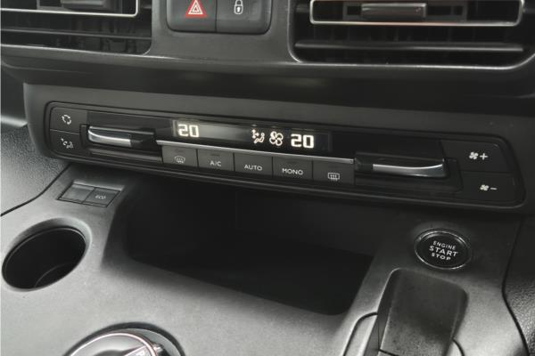 2021 Vauxhall Combo Life 1.2 Turbo Elite MPV 5dr Petrol Auto Euro 6 (s/s) (7 Seat) (130 ps) - Cloth, photo 16