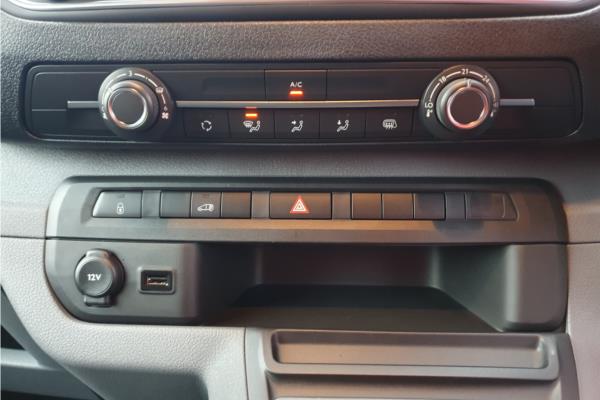 2024 Vauxhall Vivaro-e 3100 75kWh Dynamic Auto L1 H1 6dr (7.4kW Charger) - Curtiba Grey, photo 15