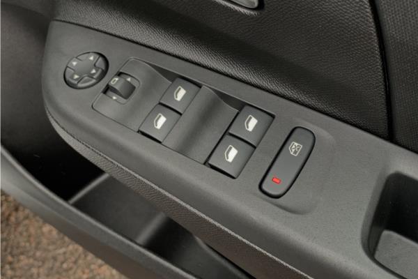 Vauxhall Corsa 5Dr HAT 1.2 TB 100 Ultm Int-ld AU - Renewknit Seat, photo 21