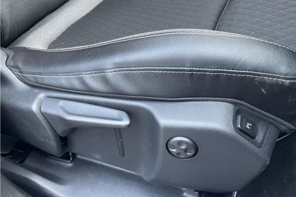 2020 Vauxhall Grandland X 1.2 Turbo SRi Nav SUV 5dr Petrol Auto Euro 6 (s/s) (130 ps) - Cloth, photo 24
