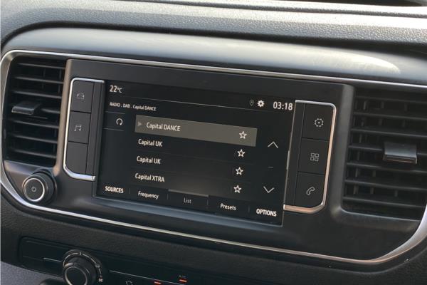 2021 Vauxhall Vivaro-e Life 50kWh Combi MPV 5dr Electric Auto LWB (9 Seat, 7.4kW Charger) (136 ps) - Cloth, photo 17