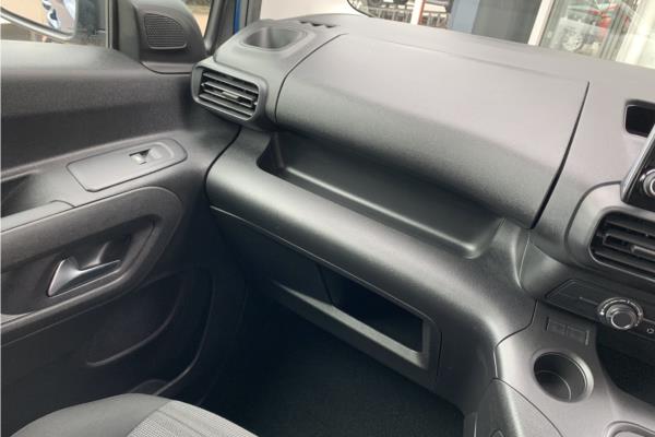 2020 Vauxhall Combo Life 1.2 Turbo GPF Energy MPV 5dr Petrol Manual Euro 6 (s/s) (7 Seat) (110 ps) - Cloth, photo 25