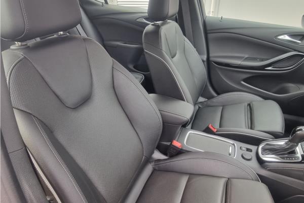 2016 Vauxhall Astra 1.4i Turbo Elite Nav Hatchback 5dr Petrol Auto Euro 6 (s/s) (150 ps) - Leather, photo 34