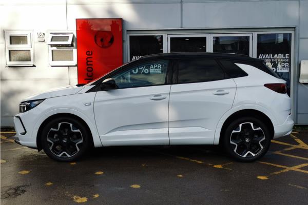 2024 Vauxhall Grandland 1.2 MHEV Ultimate SUV 5dr Petrol Hybrid e-DCT Euro 6 (s/s) (136 ps) - Black Alcantara, photo 5