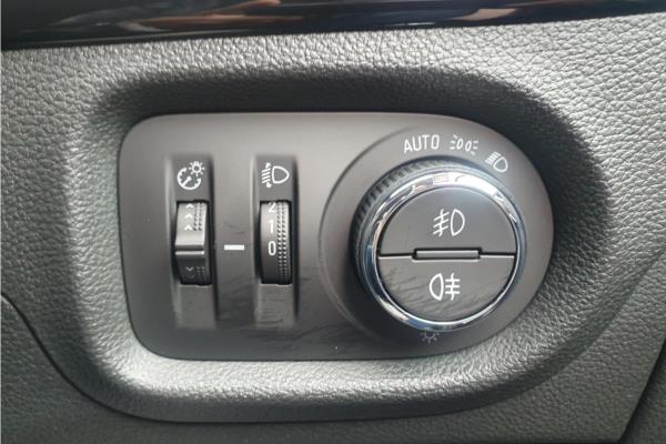 2021 Vauxhall Astra 1.2 Turbo Griffin Edition Hatchback 5dr Petrol Manual Euro 6 (s/s) (145 ps) - Cloth Sienna/Jet Blk, photo 21