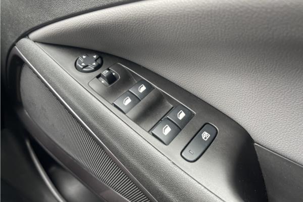 2019 Vauxhall Crossland X 1.2 Turbo GPF Elite Nav SUV 5dr Petrol Auto Euro 6 (s/s) (110 ps) - Cloth, photo 22