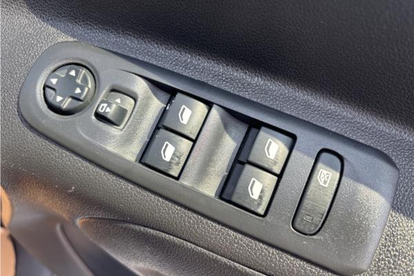 2021 Vauxhall Combo Life 1.2 Turbo SE MPV 5dr Petrol Auto Euro 6 (s/s) (130 ps) - Cloth, photo 22