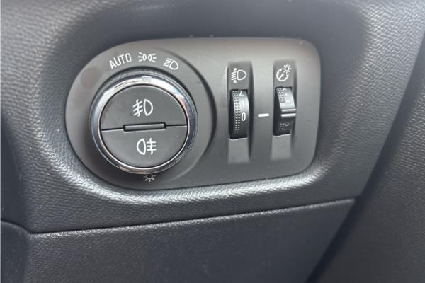 2022 Vauxhall Mokka 1.2 Turbo SRi Premium SUV 5dr Petrol Auto Euro 6 (s/s) (130 ps) - Cloth, photo 21