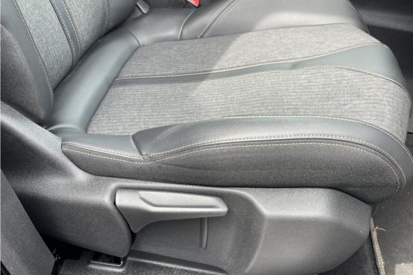 Non Franchise 2019 Peugeot 3008 1.5 BlueHDi GT Line SUV 5dr Diesel Manual Euro 6 (s/s) (130 ps) - Fabic - Cloth, photo 28
