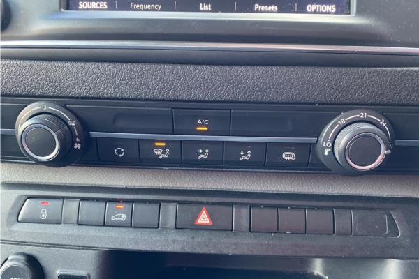 2019 VAUXHALL VIVARO - Cloth, photo 14