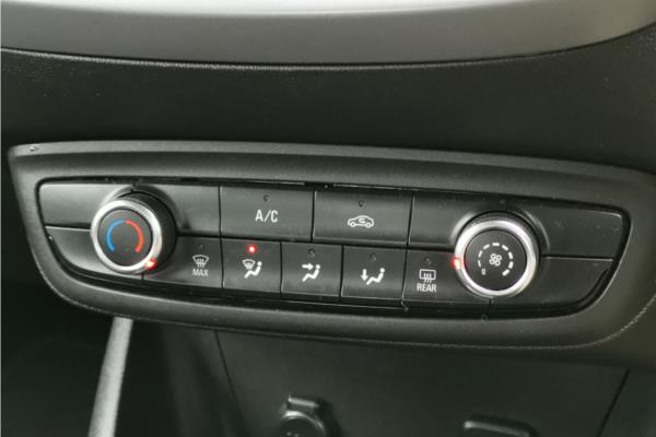 2021 Vauxhall Crossland 1.2 SE SUV 5dr Petrol Manual Euro 6 (s/s) (83 ps) - Cloth, photo 16