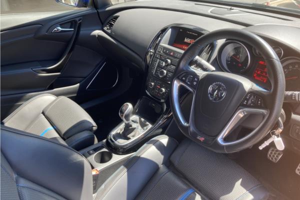 2017 VAUXHALL GTC - Leather, photo 11