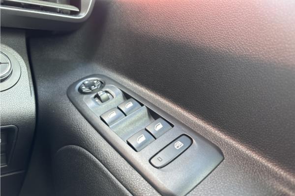2021 Vauxhall Combo Life 1.5 Turbo D SE XL MPV 5dr Diesel Manual Euro 6 (s/s) (7 Seat) (100 ps) - Cloth, photo 22