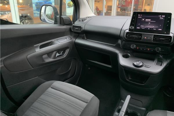 2021 Vauxhall Combo Life 1.2 Turbo SE MPV 5dr Petrol Auto Euro 6 (s/s) (7 Seat) (130 ps) - Cloth, photo 43