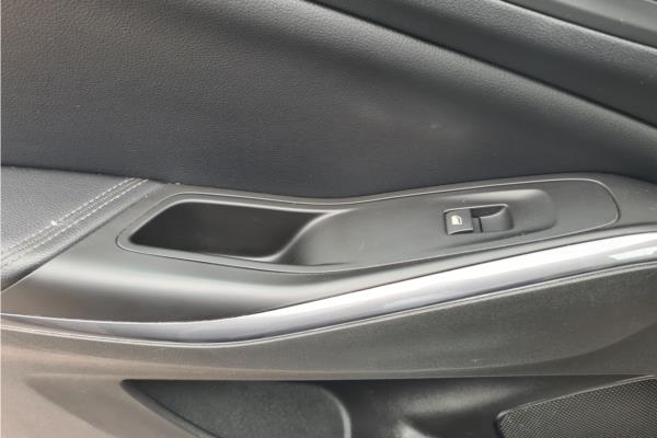 2020 Vauxhall Grandland X 1.2 Turbo SRi Nav SUV 5dr Petrol Manual Euro 6 (s/s) (130 ps) - Cloth, photo 31