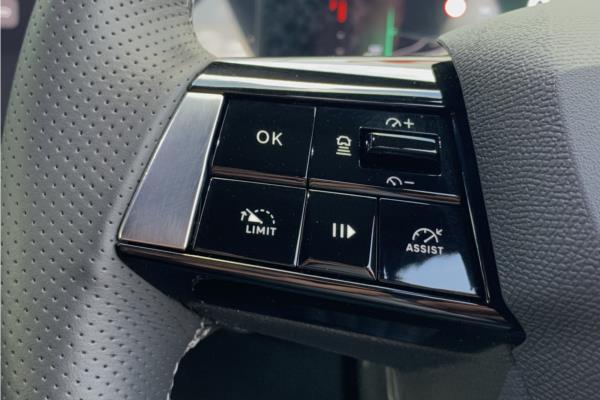 2024 VAUXHALL ASTRA - Jet Black Greta, photo 18