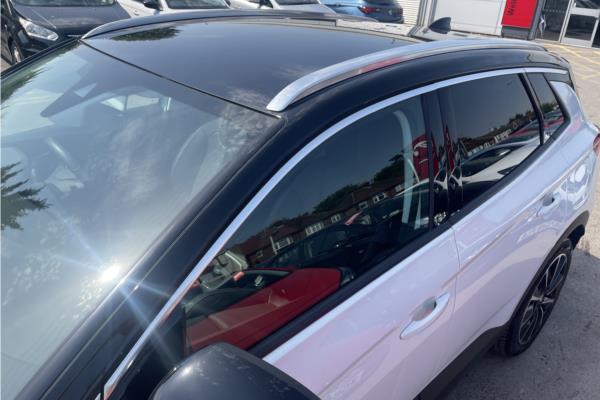 2020 Vauxhall Grandland X 1.6 13.2kWh Ultimate Nav SUV 5dr Petrol Plug-in Hybrid Auto 4WD Euro 6 (s/s) Hybrid4 (300 ps) - Berson Black, photo 40