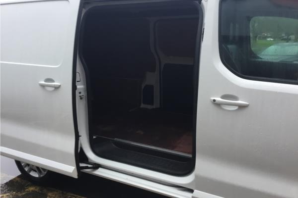 2020 Vauxhall Vivaro L2h1 VN 2.0CDTi 120 3.1t Sportive - Cloth, photo 22